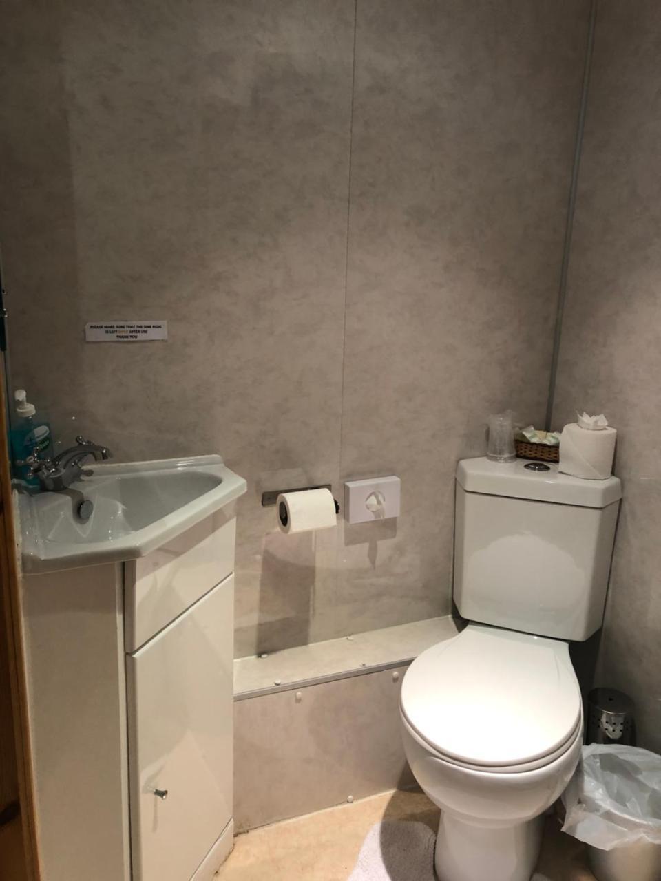 Port Askaig Hotel Отель 2*